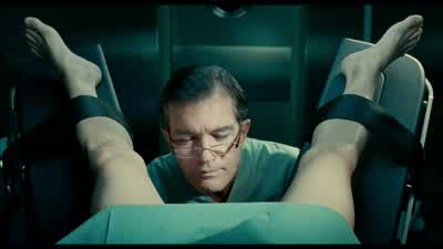 Esto esta muy bien, eh. - The Skin I Live In