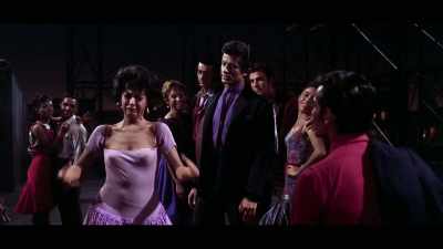 - Estrangeiros!
- Piolhos! Baratas! - Rita Moreno: Just a Girl Who Decided to Go for It