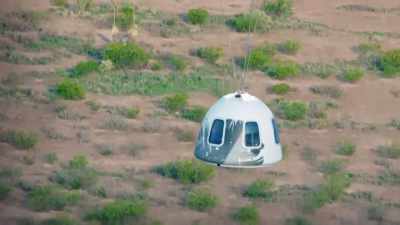 Et jetsystem
affyres lige før landing. - Space Titans: Musk, Bezos, Branson