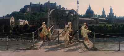 Ηere. Look over here. See? - The Sound of Music