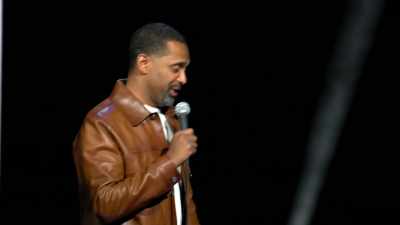 Eu mă fac că nu-mi plac albii
de 40 de ani. - Mike Epps: Ready to Sell Out