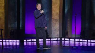 Eu propun să ridicăm o clădire
înaltă de 198,5 m." - Brian Regan: Nunchucks and Flamethrowers