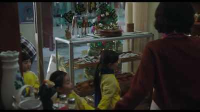 -[Eun-ja] Duckies!
-[children quacking] - Tune in for Love