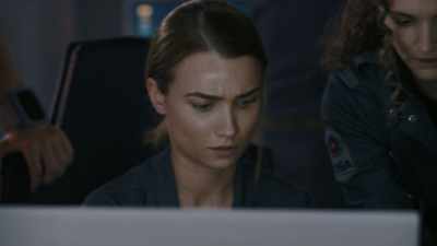 - Eva, come on. Get the feed back.
- I can’t. - The Ark
