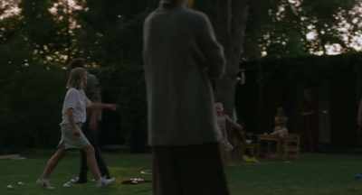 Eva, don't make another scene.
Come here! - The Worst Person in the World