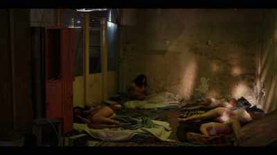 [Eva whimpering] - La Madre