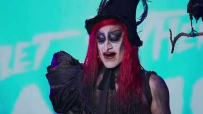 [Evah gasps]
[people clapping] - The Boulet Brothers' Dragula: Titans
