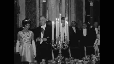 [Evan Thomas]
Imagine what it's like - First Ladies