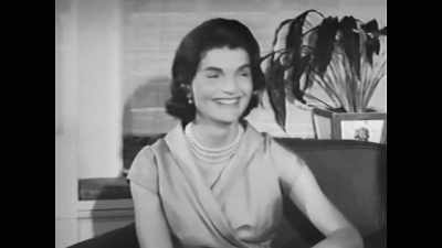 [Evan Thomas]
Jackie Kennedy knew - First Ladies