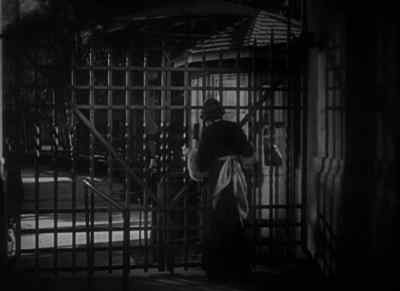 - [Evelyn] Guard. - Murders in the Zoo