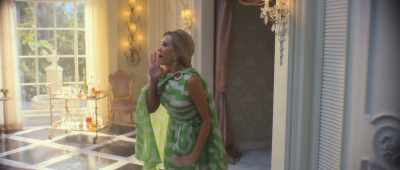 [Evelyn] Oh. [chuckles] - Palm Royale