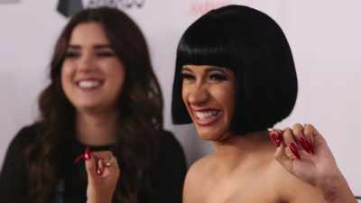 Even celebrities
are showing their manicurists - Not So Pretty
