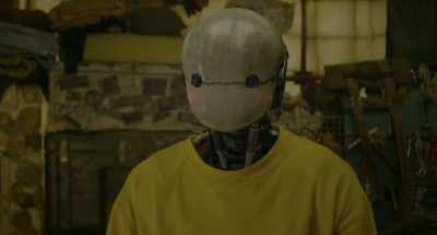 Even now,
he is still looking for Su-ni. - Space Sweepers