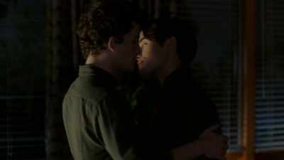 ♪ Even put me down ♪ - Pretty Little Liars: The Perfectionists