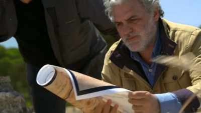 Even though the
divers are very experienced,
Professor Freund is concerned - Atlantis Rising