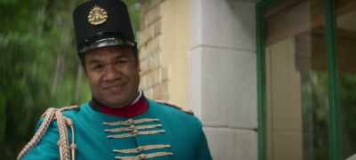 Everett, do you have
any free space in that guard shack? - The Royal Treatment