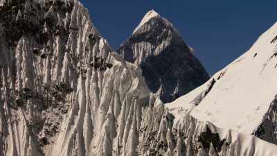 Every continent on Earth
has such high snowfields. - Frozen Planet II