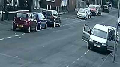 Every effort is made
to save his life, - The Detectives: Fighting Organised Crime
