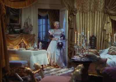 - Every light, Kitty. Hurry.
- Yes, milady. - The Three Musketeers