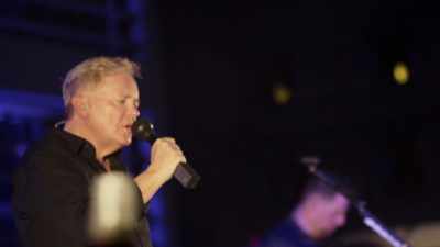 ♪ Every time I think of you ♪ - New Order: Decades