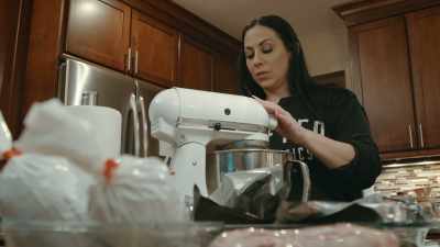 Every two hours,
fresh meals, um, every day. - Breaking Olympia: The Phil Heath Story