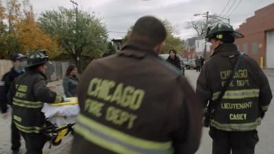 Everybody back up!
Give 'em some room! - Chicago Fire