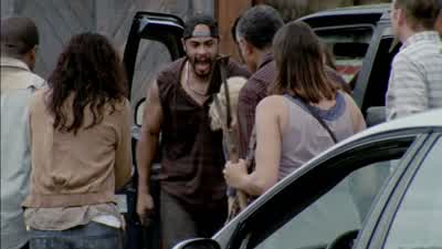- Everybody calm down. - The Walking Dead