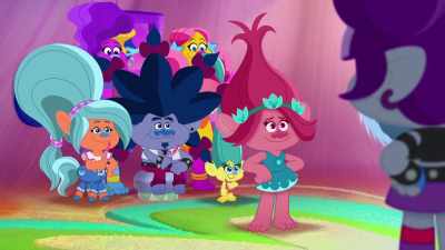 [ everybody cheering ] - Trolls: TrollsTopia