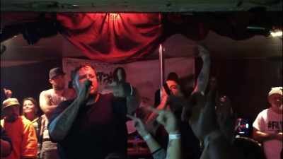♪♪ Everybody,
everybody screaming ♪♪ - Jelly Roll: Save Me
