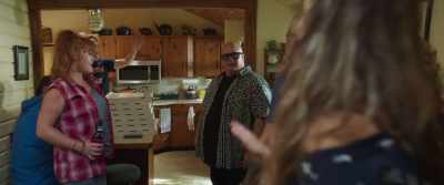 Everybody, everybody.
This is Bobby. He's my friend. - Fourth of July