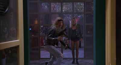 Everybody get back to the booth!
Get back! Hurry up! - Airheads