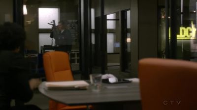 Everybody, get on the ground! - Criminal Minds