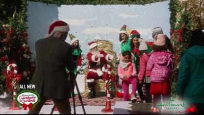 'Everybody gets a chance
to see Santa. - Christmas at the Plaza