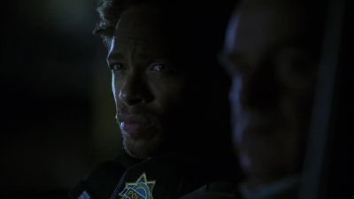 Everybody hold. - CSI: Crime Scene Investigation