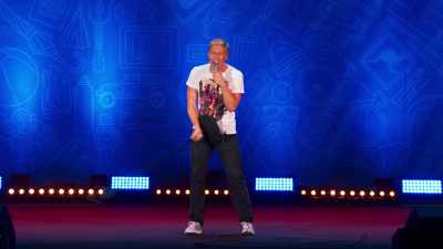 * Everybody hurts * - Russell Howard: Recalibrate