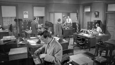Everybody in here. - Shield for Murder