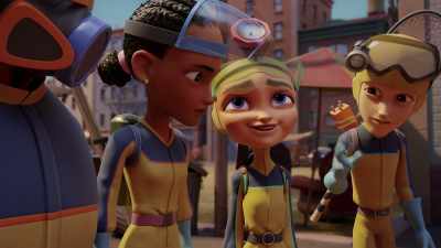 Everybody, keep your eyes peeled
for two glowing green giants. - The Soccer Football Movie