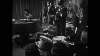 ♪ Everybody knows
about Mississippi ♪ - Women Who Rock