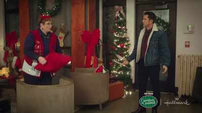 Everybody left? - A Cozy Christmas Inn