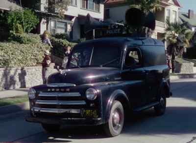 Everybody, listen carefully. - The War of the Worlds