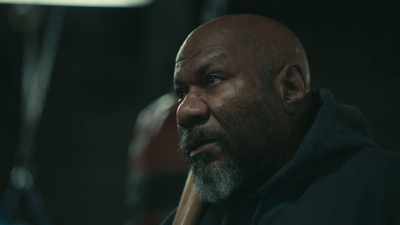 - Everybody looks like that, - Uppercut