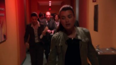 Everybody out. - NCIS