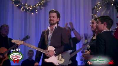 Everybody, please give a
warm welcome to Chase Bryant. - Christmas at Graceland: Home for the Holidays
