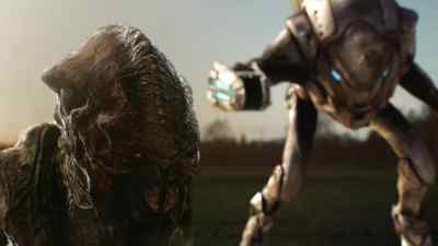 Everybody run!
Don't give it a target! - Falling Skies