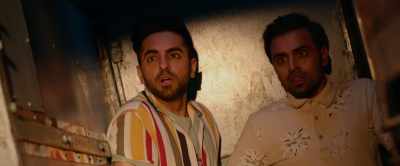 Everybody sings oo la la...
la la... ooo - Shubh Mangal Zyada Saavdhan