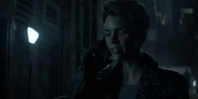 Everybody told me that if I went
back in that car to get Beth, - Batwoman