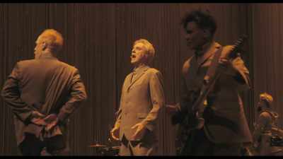 ♪ Everybody's coming to my house - David Byrne's American Utopia