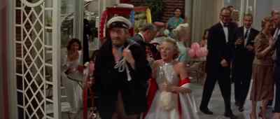 Everybody's dressed - My Man Godfrey