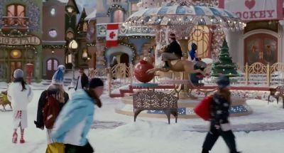 Everybody's just so petite - The Santa Clause 3: The Escape Clause