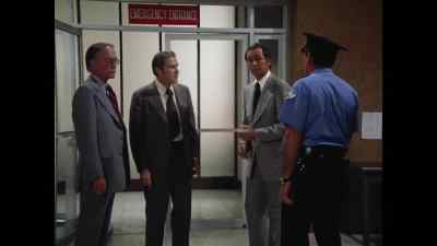 Everybody's out, Captain. - Kolchak: The Night Stalker
